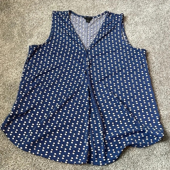 Ann Taylor petite medium polyester blue with white polka dots sleeveless blouse - Picture 1 of 6